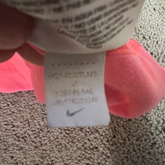 Neon pink women’s Nike dri fit work out tank top - Picture 5 of 7